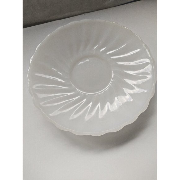 Vintage Anchor Hocking Vitrock Flower Embossed Milk Glass Tea Cup & Saucer  1935 - Picture 4 of 9